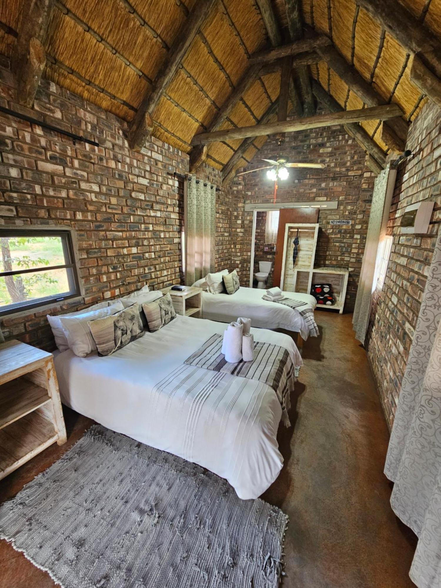 Kaoko Bush Lodge Kamanjab المظهر الخارجي الصورة