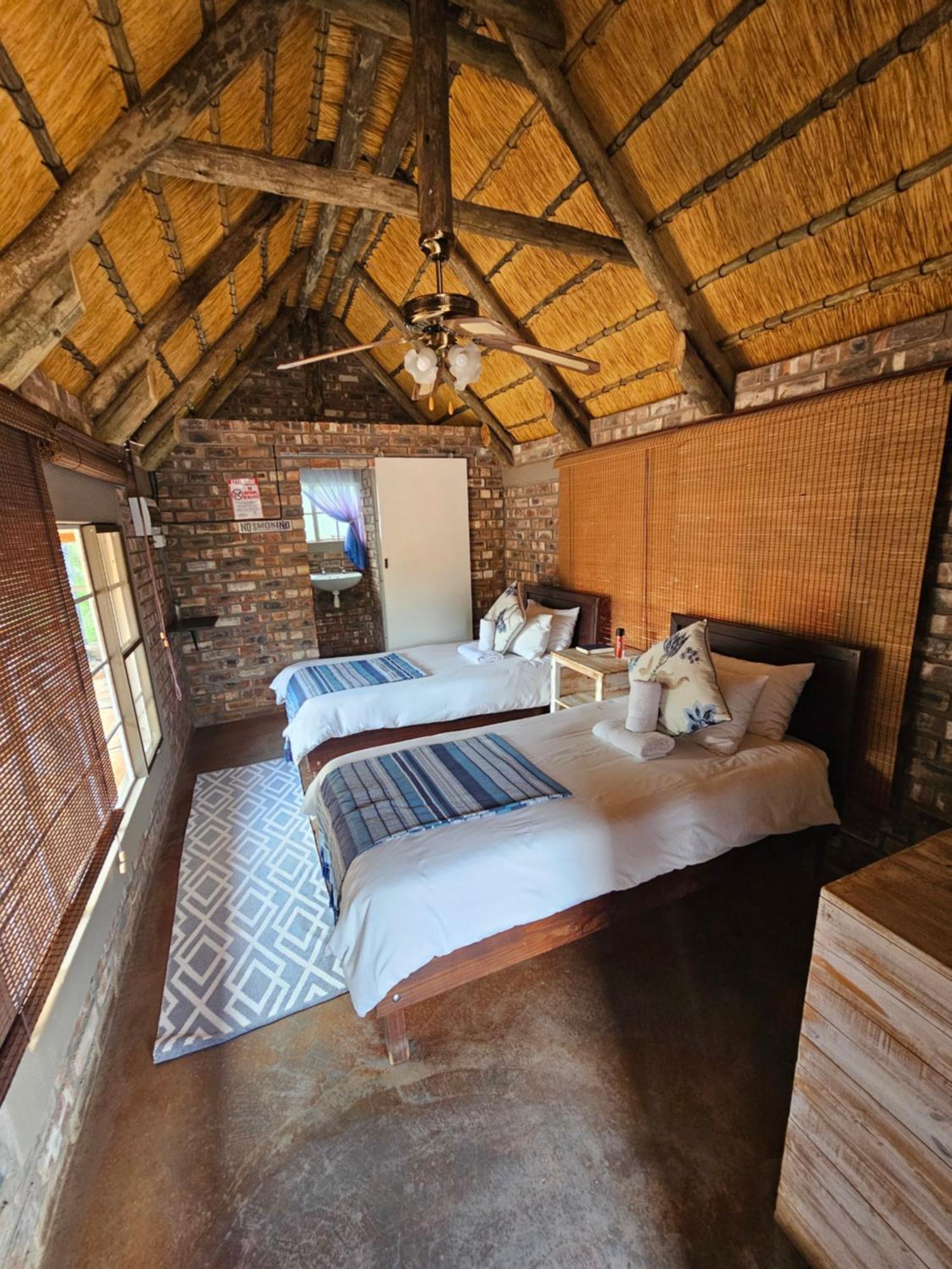 Kaoko Bush Lodge Kamanjab المظهر الخارجي الصورة
