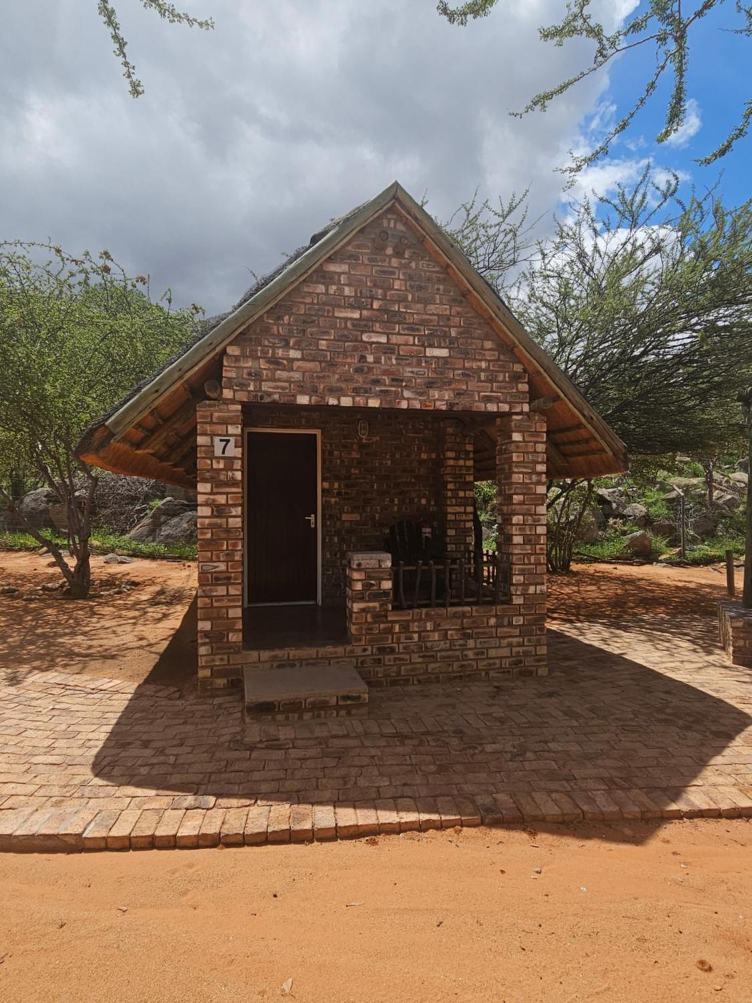 Kaoko Bush Lodge Kamanjab المظهر الخارجي الصورة